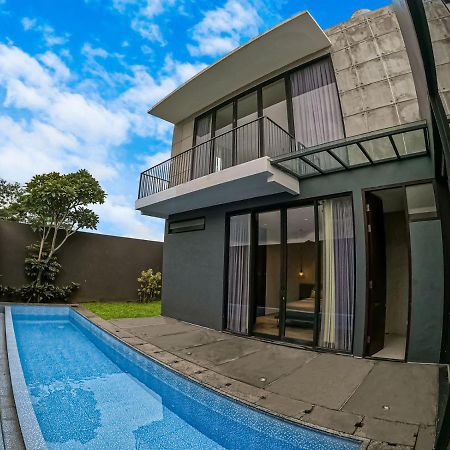 Villa Carmela Batu By Kingspark 8 מראה חיצוני תמונה