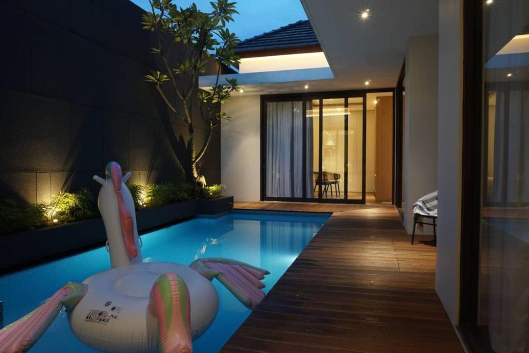 Villa Carmela Batu By Kingspark 8 חדר תמונה